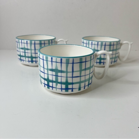 Anthropologie Tres Bien Mugs set of 3 - Picture 2 of 7